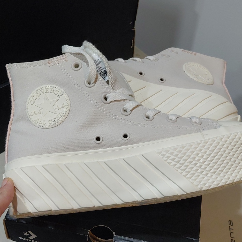 Converse White/Cream Platform Lace-Up High-Top Boots - Picture 10 of 11